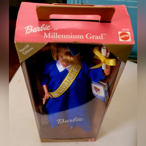 Mattel Millennium Barbie Class of 2000, Blue, NIB! - Picture 3 of 3